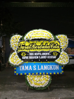 Papan Bunga Duka di Kotokociak Kubu Tapakrajo